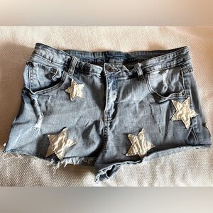 Cutoff Jean shorts with stars